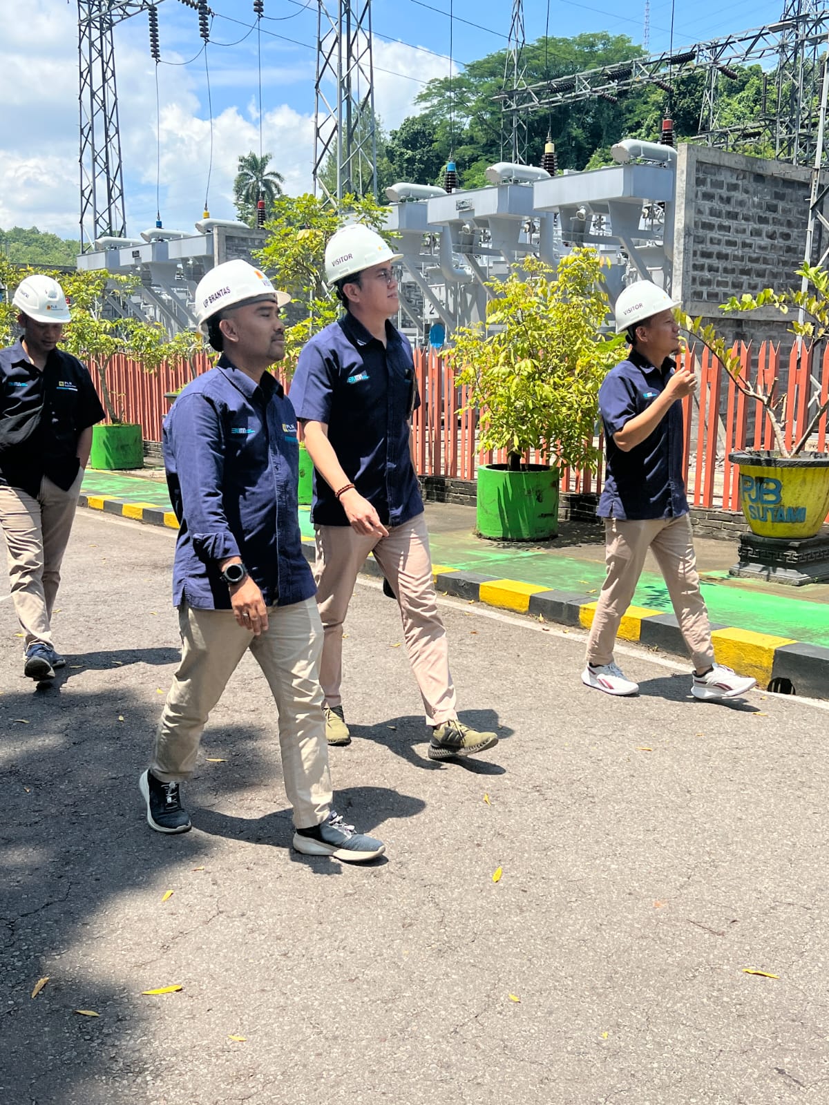 PLN UP2B Jatim Perkuat Sinergi Rencana Pengembangan EBT PLTS Terapung 100 MW