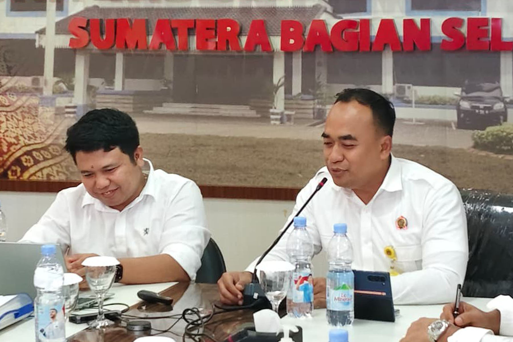 Kepala BPN Kabupaten Banyuasin Dhona Fiermansyah Lubis dalam rapat digelar di Ruang Rapat Sriwijaya, Kantor PT PLN (Persero) UIP Sumbagsel.