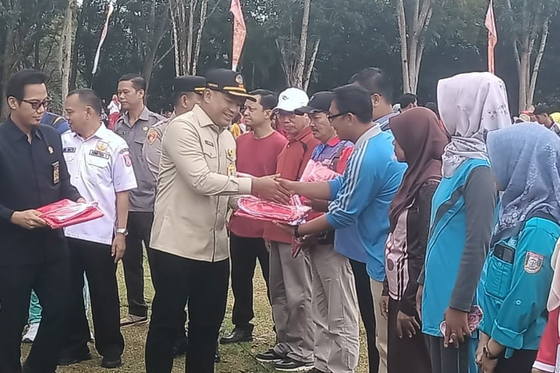 Kepala Kantor Pertanahan Kabupaten Banyuasin, Dhona Fiermansyah Lubis, S.ST., M.M., QRMP, hadir dalam Festival Sang Purba (Sanggar Permainan Urang Banyuasin) menyambut Hari Ulang Tahun (HUT) ke-80 Proklamasi Kemerdekaan RI yang digelar Rabu, 13 Agustus 2025.