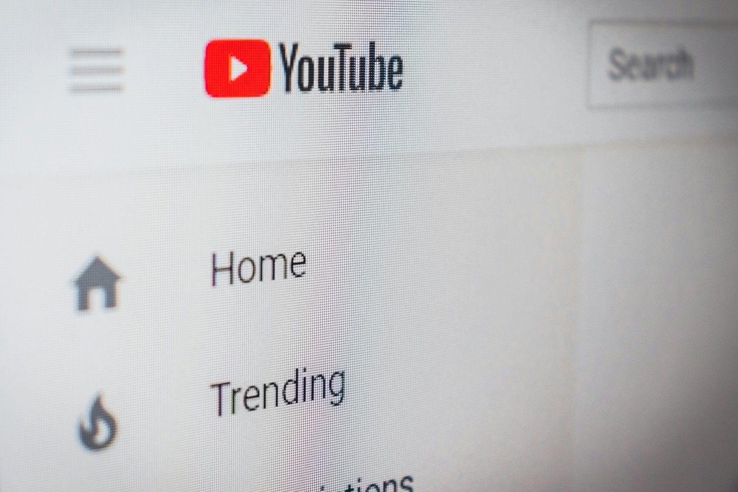 Google hapus ribuan channel YouTube propaganda
