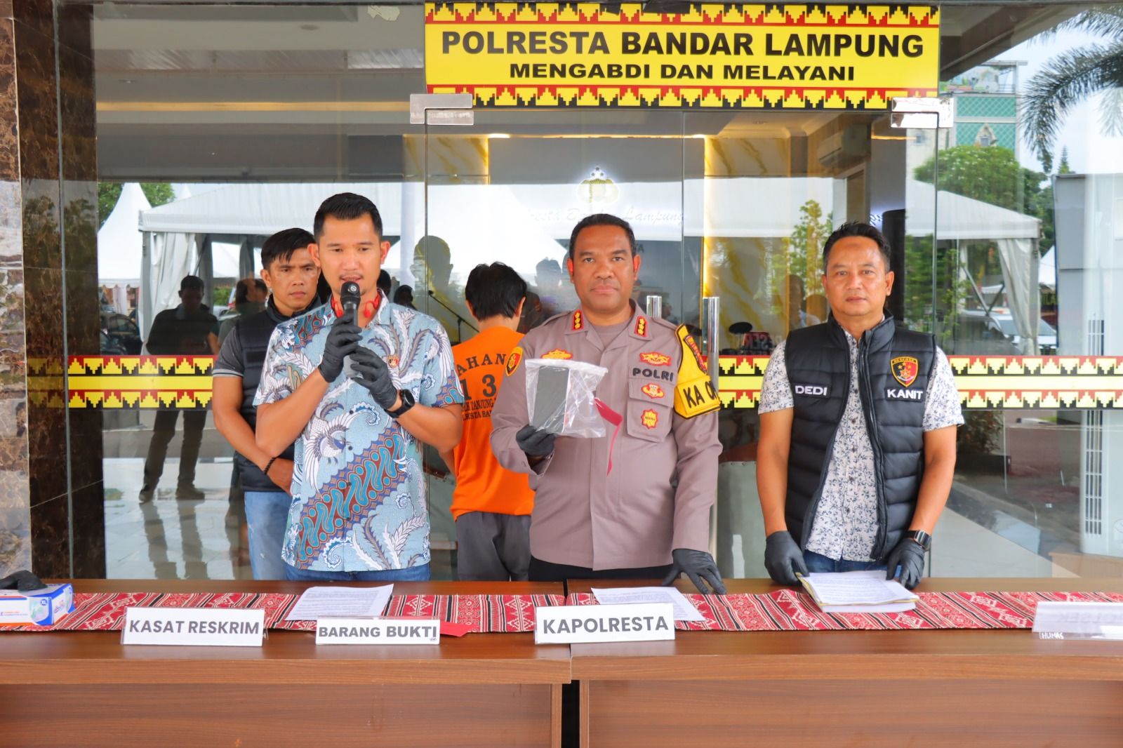 pencurian ponsel di Bandar Lampung