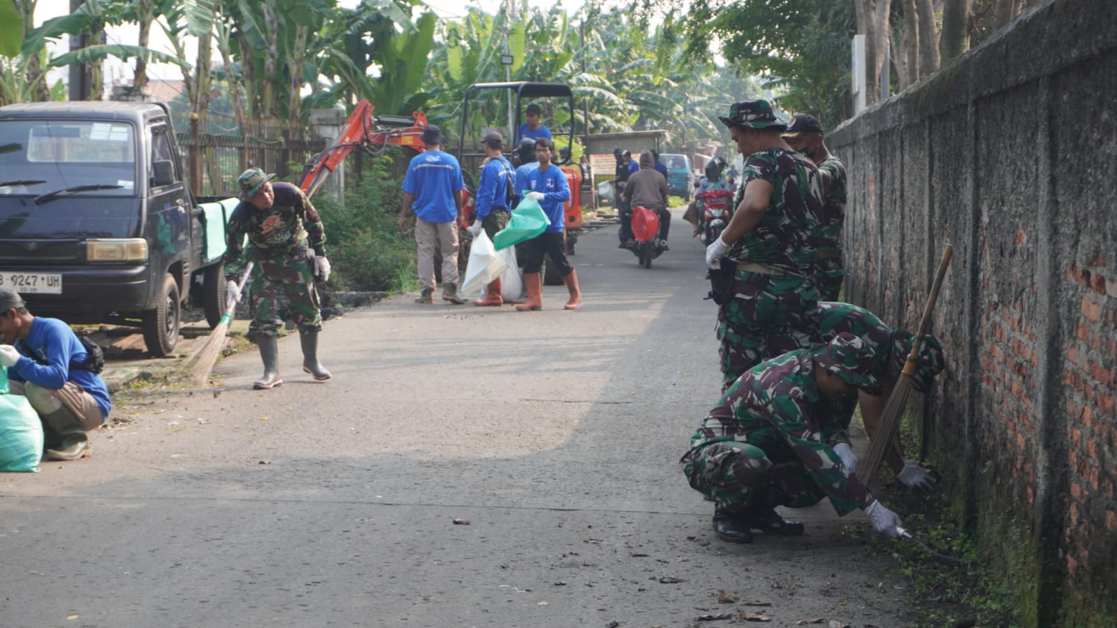 TNI Dekatkan Diri ke Rakyat: Kodim 0508/Depok Gelar Bakti Teritorial Prima Skala Besar Rayakan HUT ke-80 di Pasar Kemirimuka