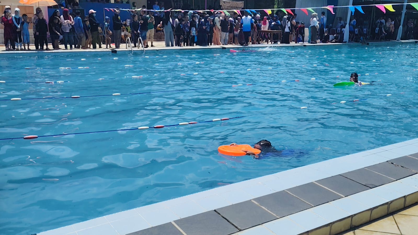 SD Muhammadiyah Meruyung Borong 12 Medali di Depok Swim Festival II 2025