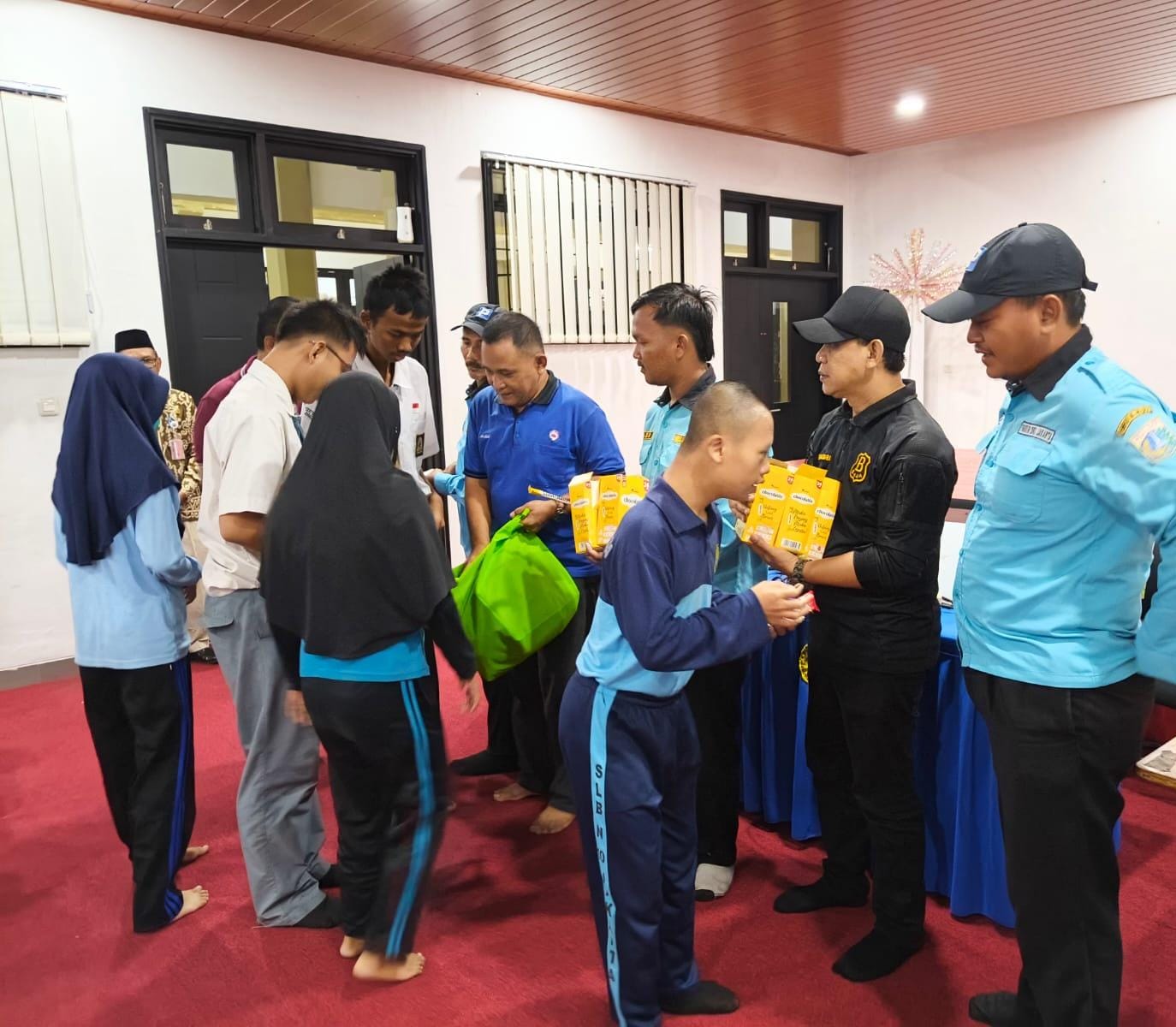 Juru Parkir Berbagi di SLB Negeri 10 Jakarta, Hangatkan Hari Disabilitas Nasional 2025