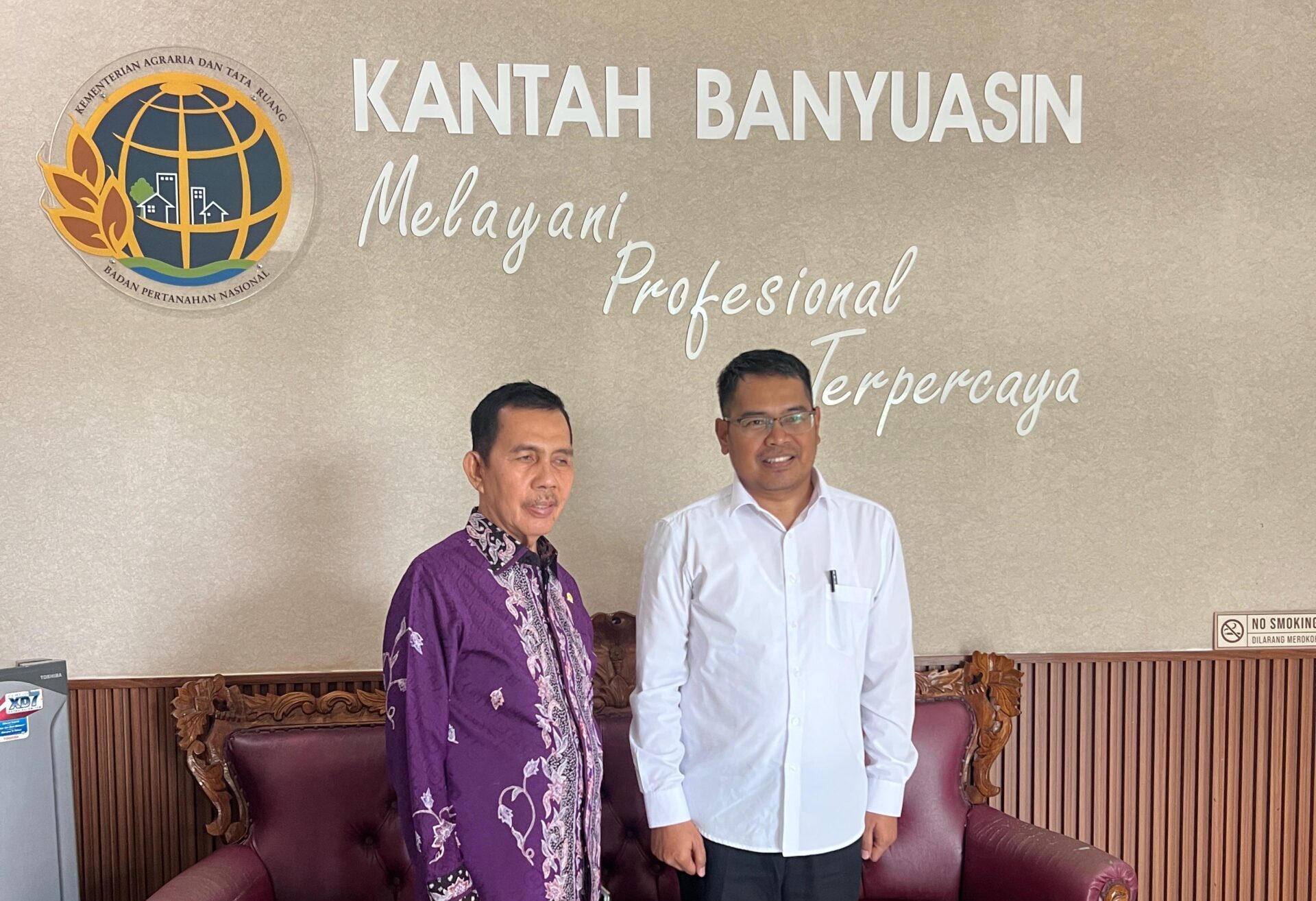 Anggota Komisi V DPR RI, Ir. H. Iskak Mekki, M.M., melakukan kunjungan kerja ke Kantor Pertanahan (Kantah) Kabupaten Banyuasin pada Rabu 24 Desember 2025.