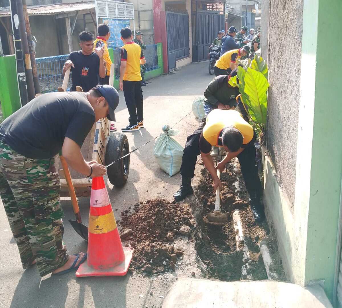 Kodim 0508/Depok Kebut Pembuatan Drainase dalam TMMD Ke-127