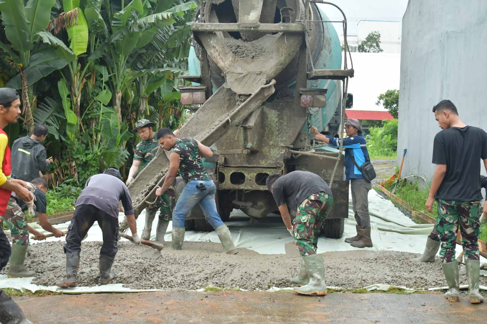 Pengerasan Jalan GDC Gardenia Capai 57 Persen Pada TMMD Depok