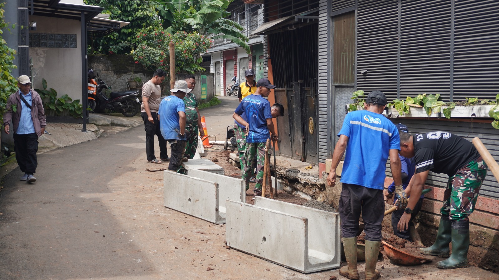 TMMD Depok Bangun Drainase 200 Meter, Cegah Banjir di Sukamaju
