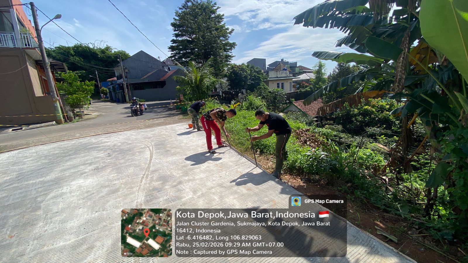 TMMD Ke-127 Depok Percepat Pengerasan Jalan Gardenia, Progres Capai 73 Persen