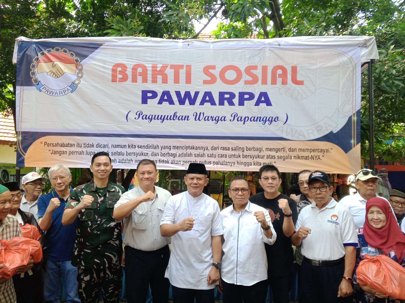 PAWARPA Salurkan 1.600 Paket Sembako, Camat Ajak Warga Jaga Jakarta