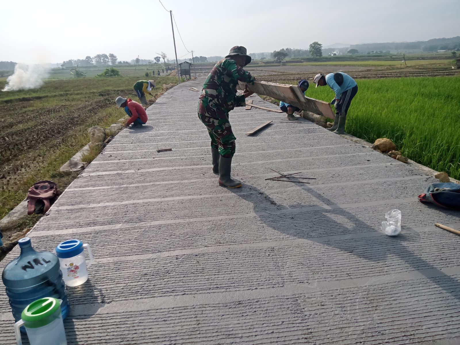 TMMD Kodim Pati Percepat Betonisasi Jalan, Akses Pertanian Warga Kian Lancar