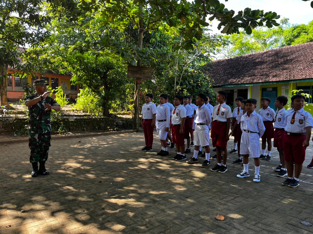 Semangat Nasionalisme Ditumbuhkan Lewat Pelatihan PBB di SDN Godo 01