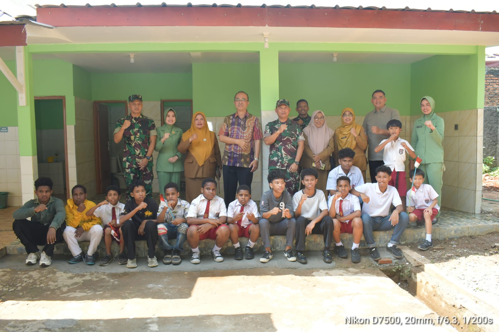 Sentuhan Kasih TNI untuk Anak Yatim, Panti Asuhan Karena Doa Terima Bantuan Karya Bhakti 2026