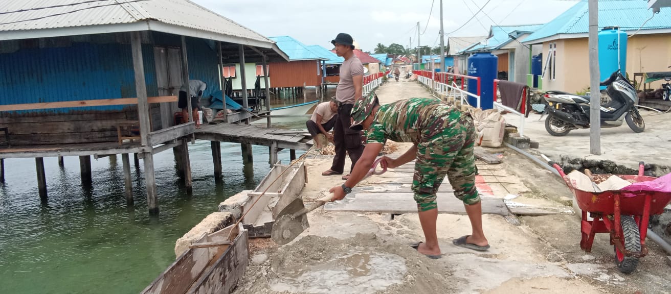 Kolaborasi TNI, Polri, dan Masyarakat Percepat Renovasi RTLH Ibu Syamsiah di Desa Polewali