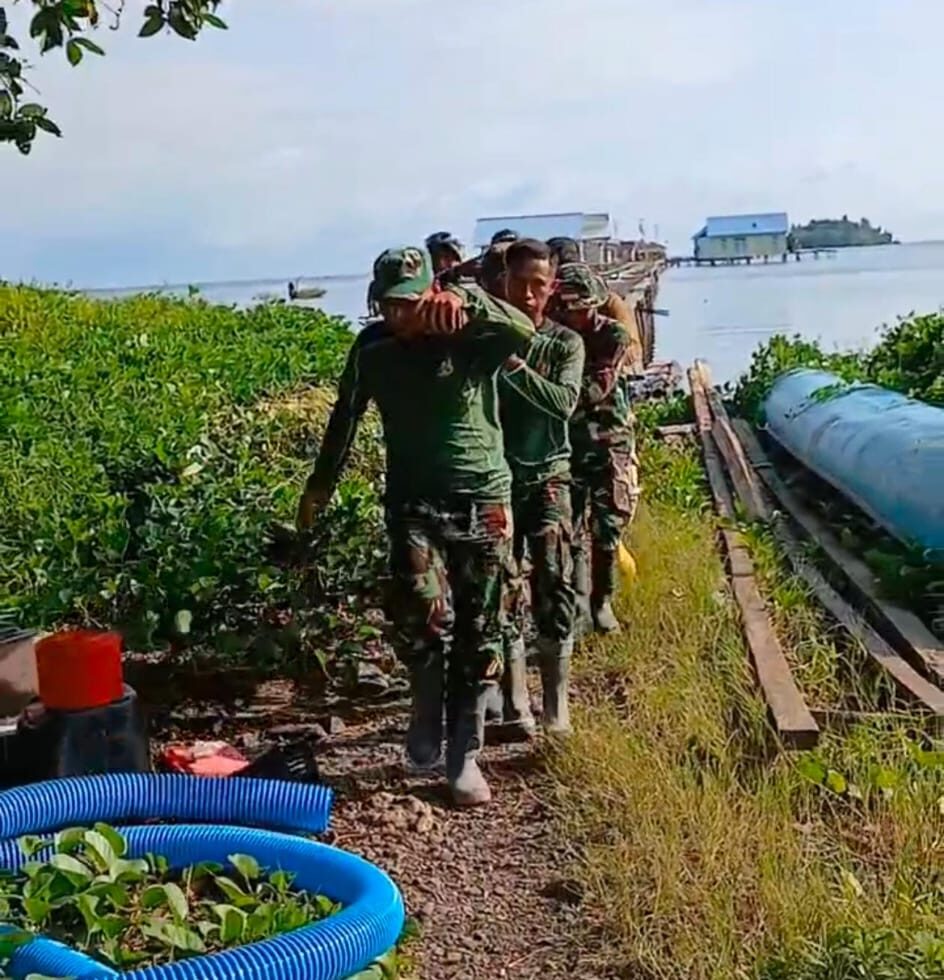 Perjuangan Panjang Satgas TMMD dan Masyarakat, Mesin Pendorong Air Berhasil Dibawa ke Lokasi Manunggal Air
