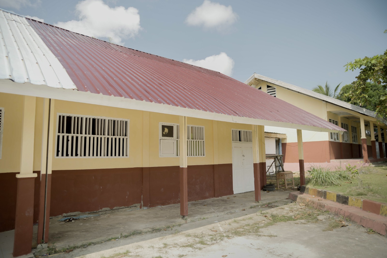 Satgas TMMD Rampungkan Ruang OSIS SMP Negeri 2 Bungku Selatan Kini Nyaman Digunakan Siswa