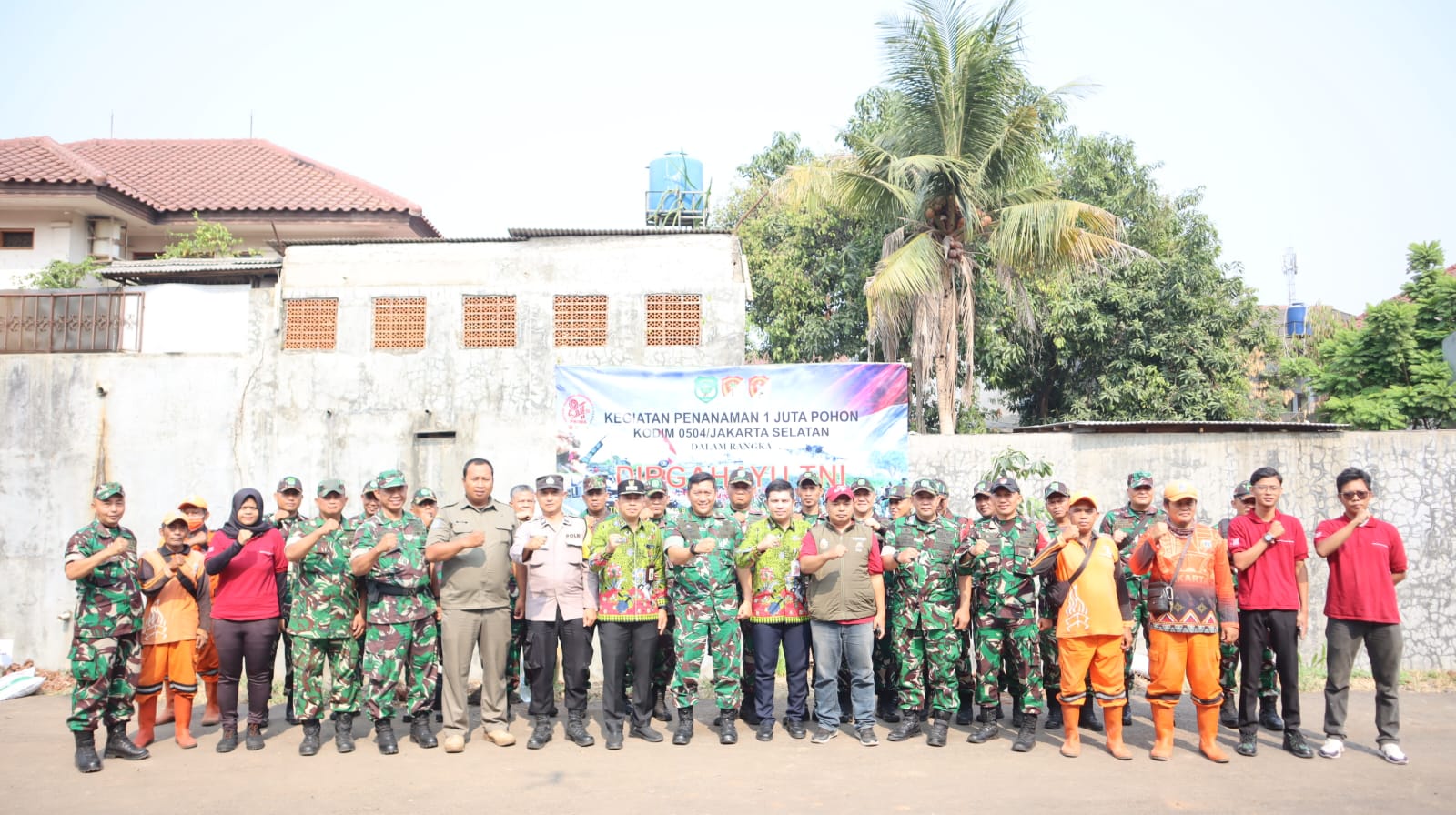 HUT ke-81 TNI, Kodim 0504 Jaksel Ikut Gerakan Penanaman Sejuta Pohon